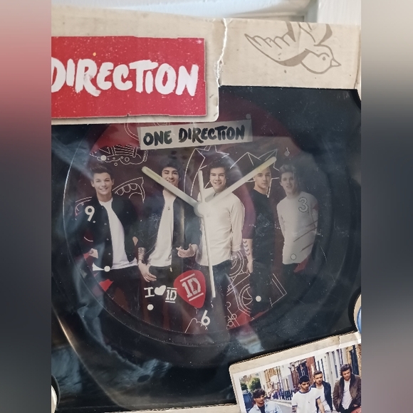 2014 One Direction Limited Edition Swivel Clock To Mirror, New Open - Picture 3 of 9
